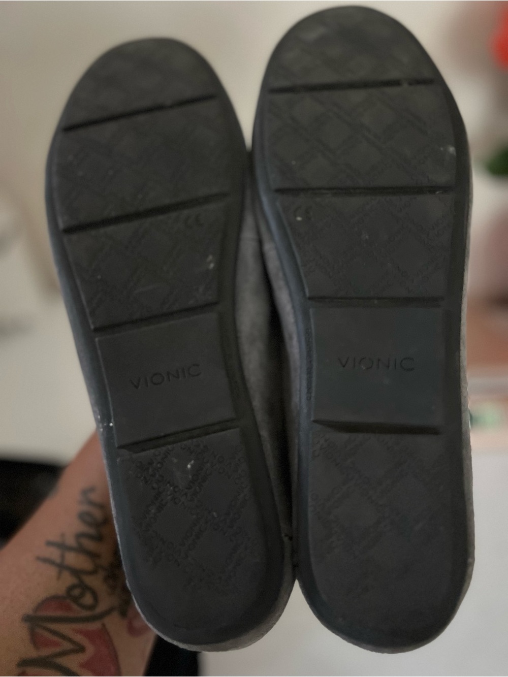 Vionic Mesa Lot Of 2 gray/Black suede Women’s Flats loafers Size 12 Comfort - Picture 4 of 11